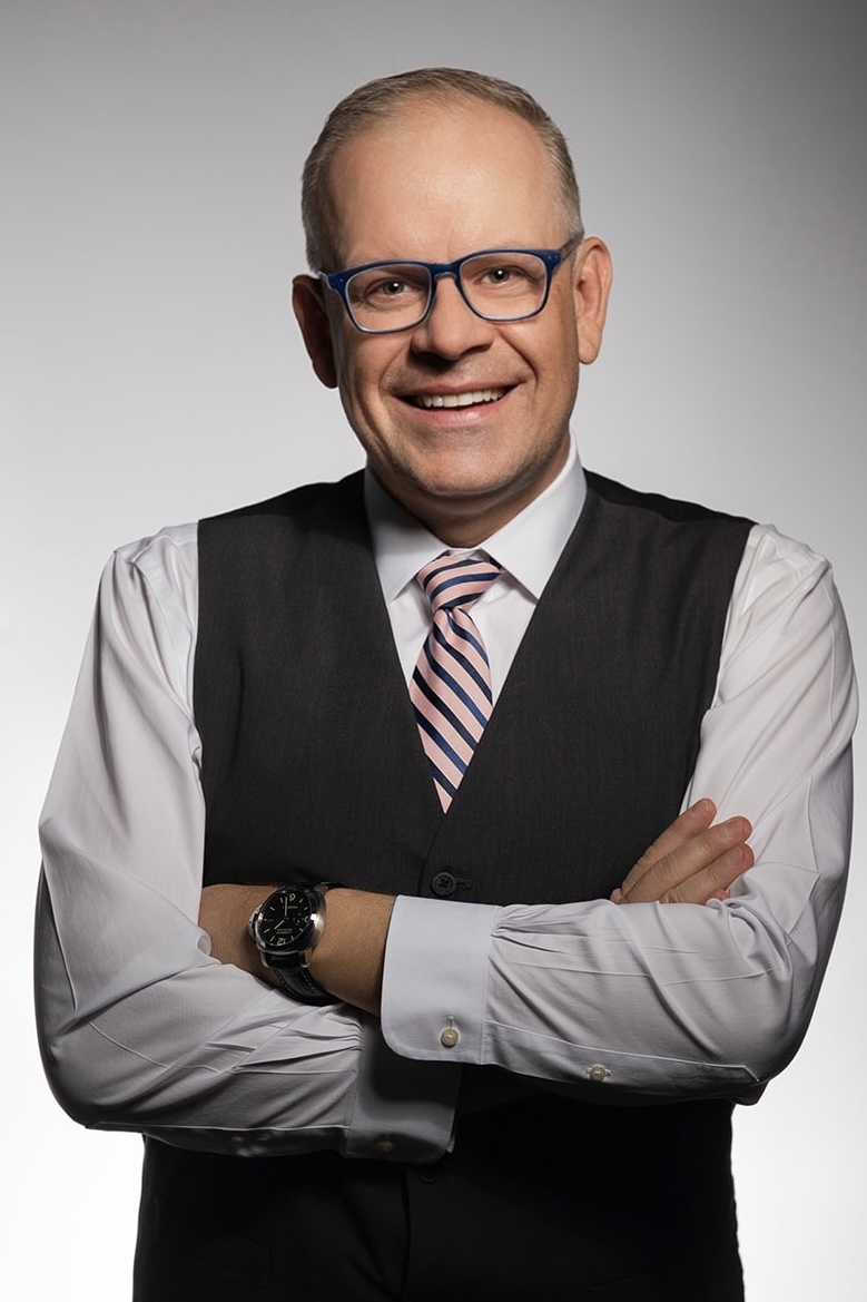 Thomas Mehlhorn - Founder of Pacific Prestige Transfers, Executive Chauffeur Service Manila, German and English speaking private driver